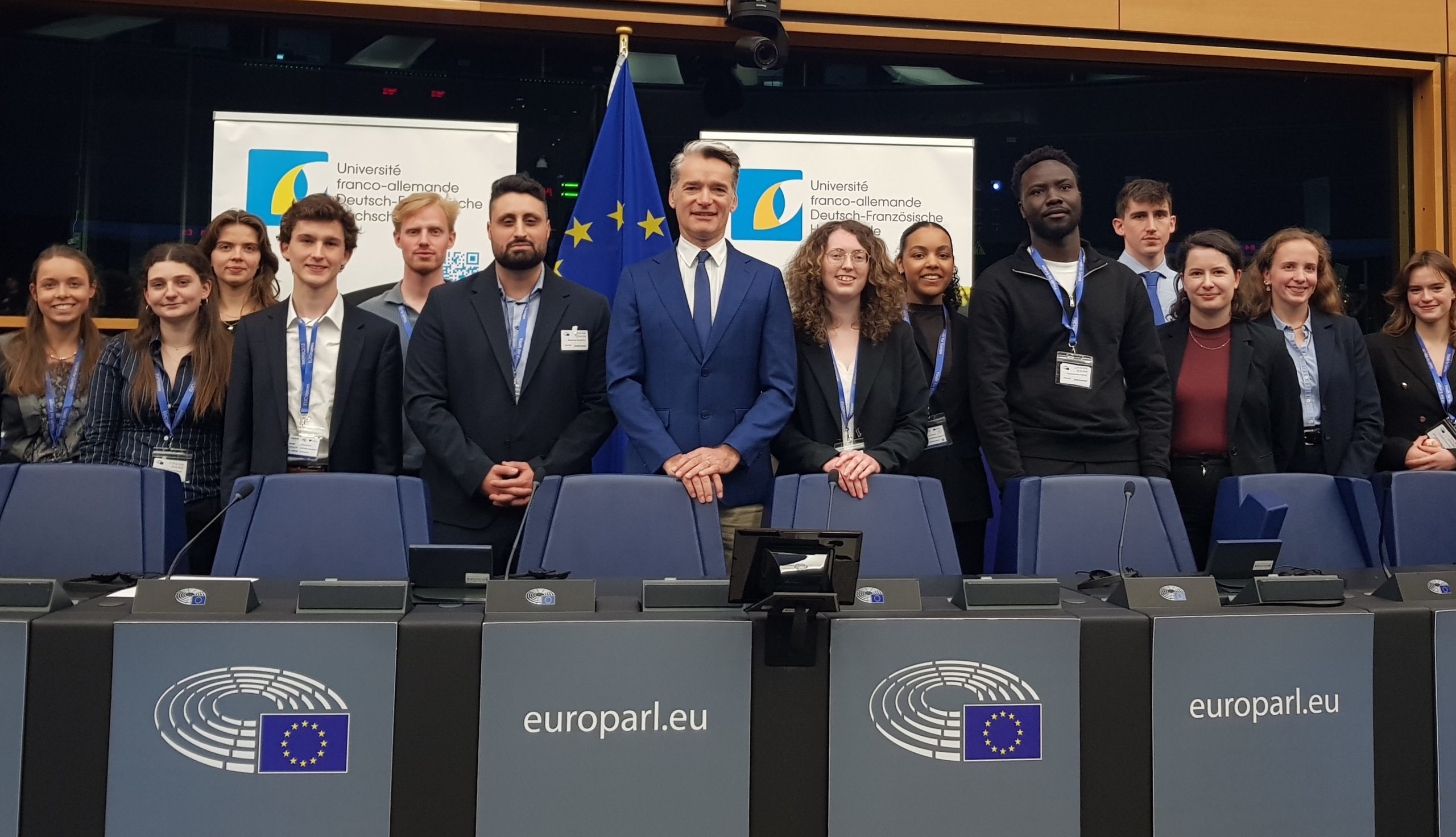 Philippe Gréciano et Waldemar Nazarov entourés de participant·es © DFH-UFA