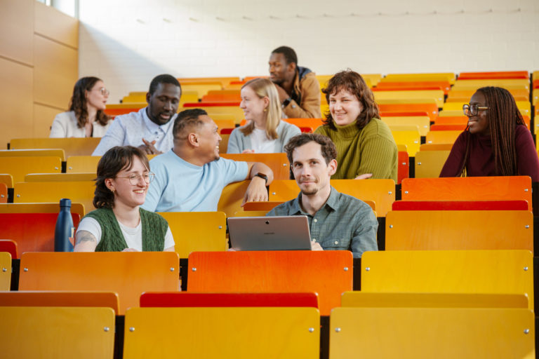 202604DFH Jahresbericht 46122 scaled 1