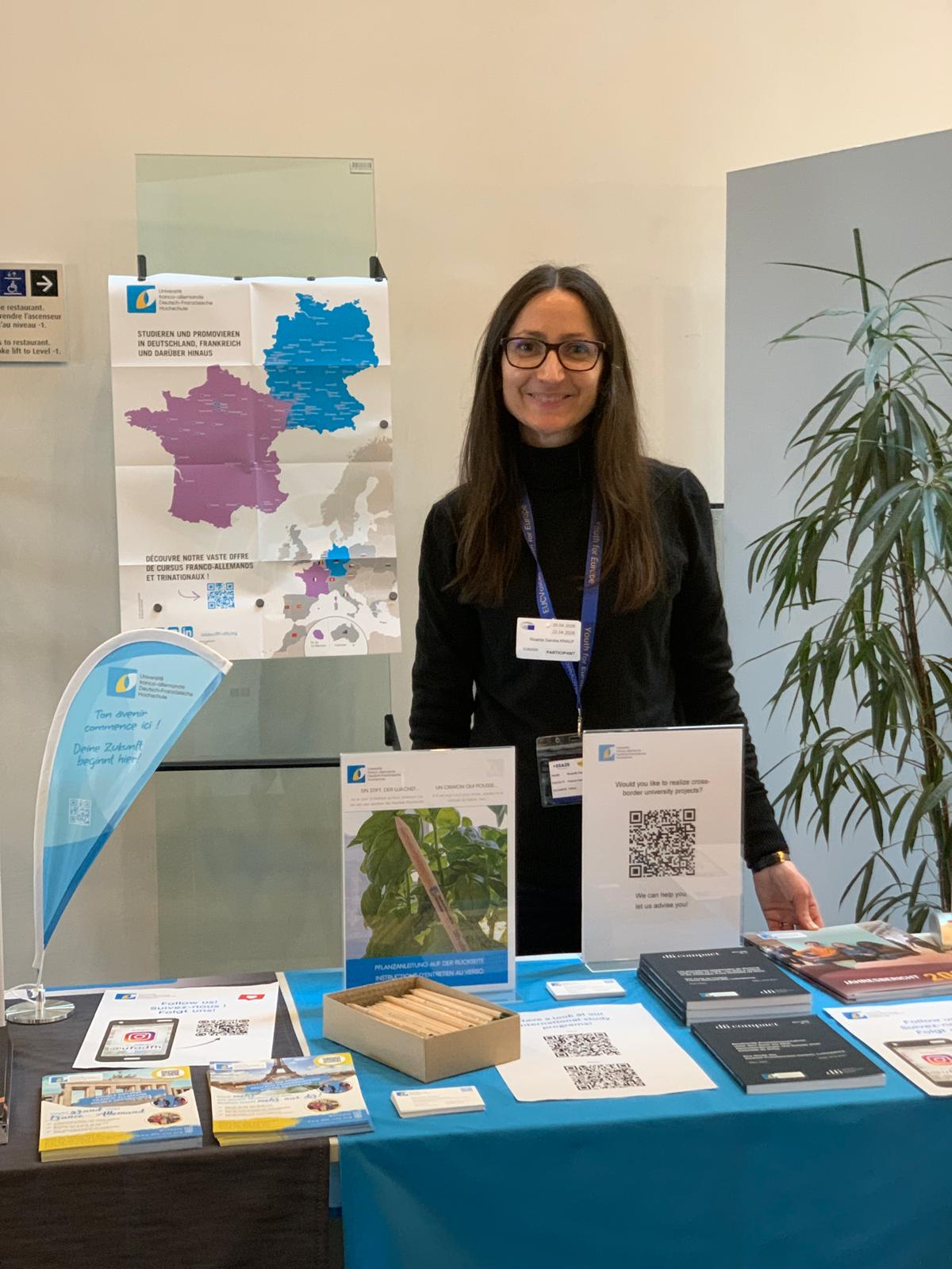 Ricarda Knauf et le stand de l'UFA à l'European Student Assembly © DFH-UFA