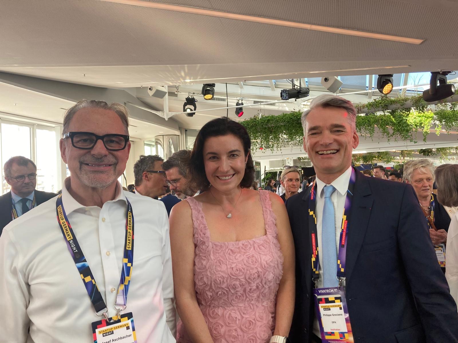 V. l. n. r.: Josef Aschenbacher, Generaldirektor der Europäischen Weltraumagentur (ESA), Dorothee Bär und Philippe Gréciano © DFH-UFA