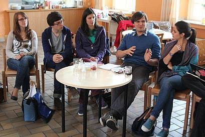 Femmes celibataires dans la manche